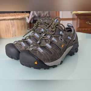 Keen Women's 9 Hiking & Utility Shoe, Never Worn.
